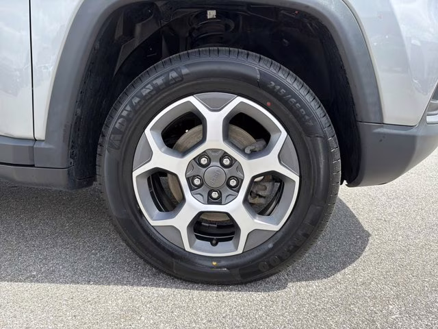 2022 Billet Silver Metallic Clearcoat Jeep Compass Trailhawk 4X4 SUV