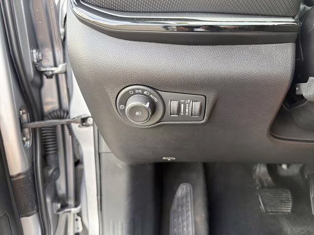 2022 Billet Silver Metallic Clearcoat Jeep Compass Trailhawk 4X4 SUV