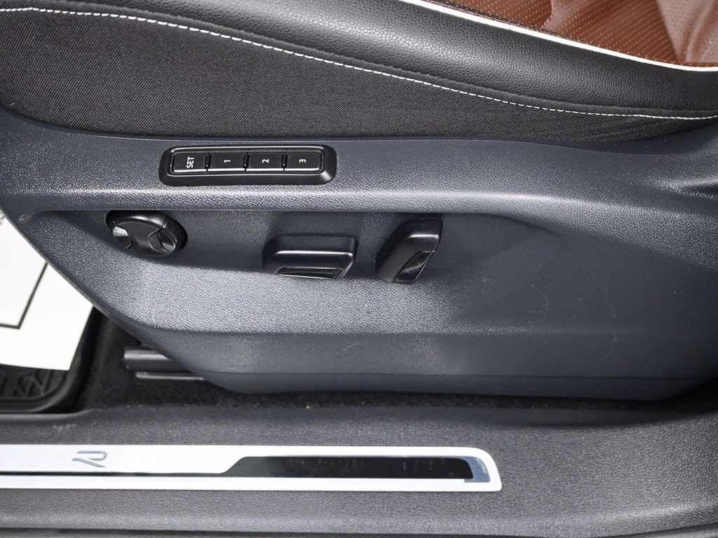 2023 Opal White Volkswagen Tiguan 2.0T SEL R-Line AWD SUV