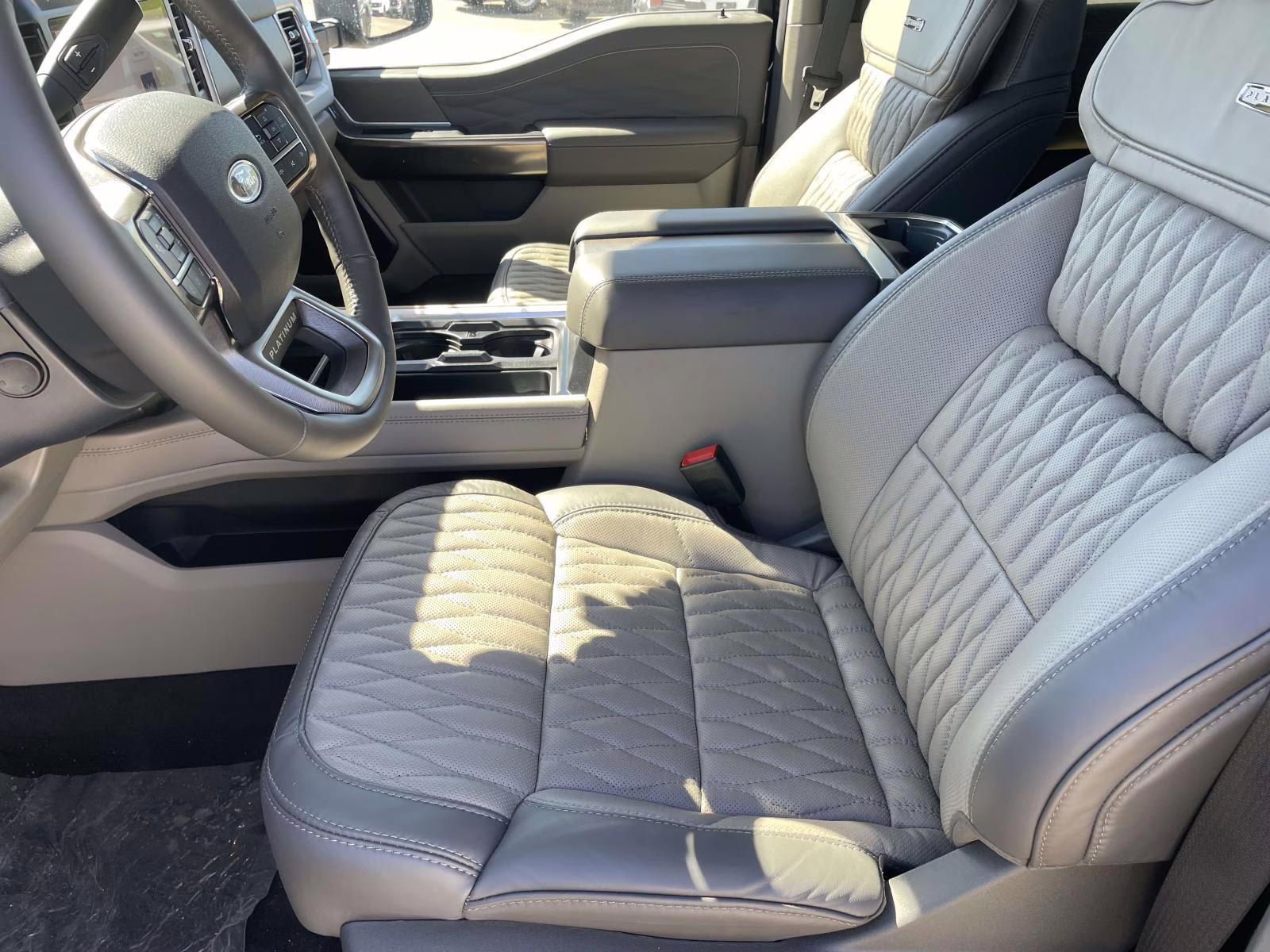 2026 Agate Black Metallic Ford Super Duty F-450 DRW Platinum 4X4 Truck