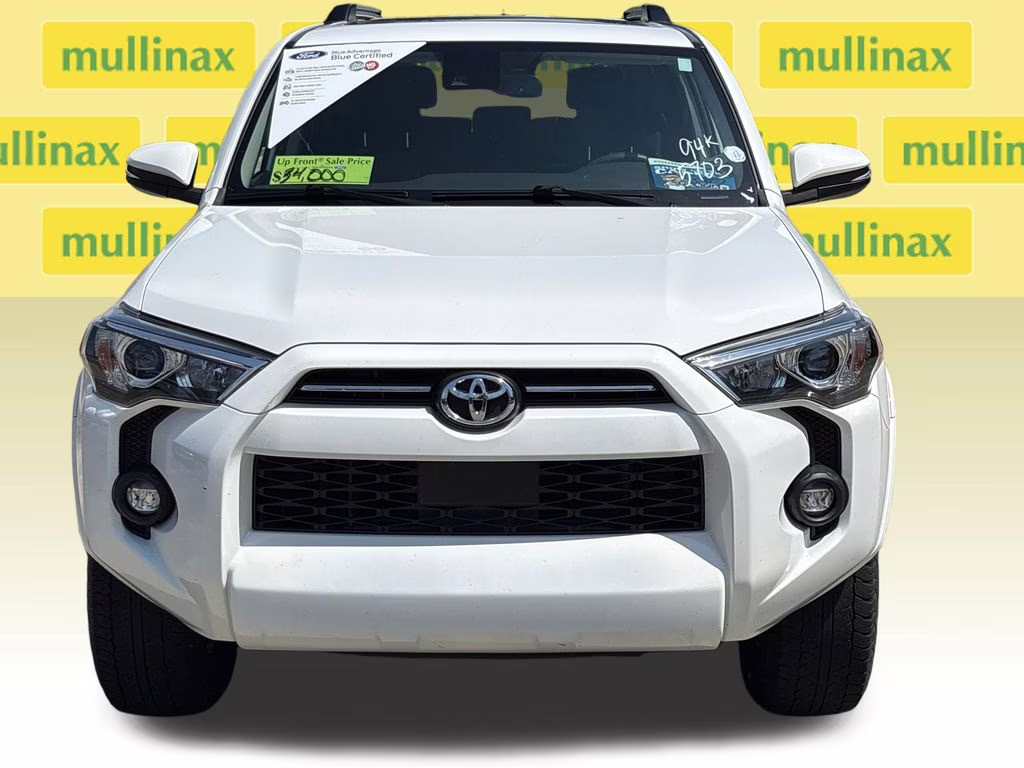 2022 White Toyota 4Runner SR5 Premium 4X4 SUV