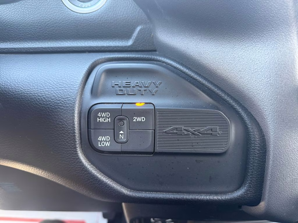 2024 Diamond Black Crystal Pearlcoat Ram 2500 Big Horn 4X4 Truck