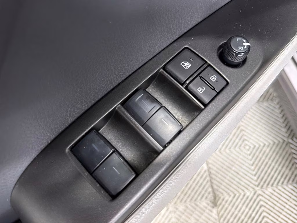 2023 Predawn Gray Mica Toyota Camry SE FWD Sedan