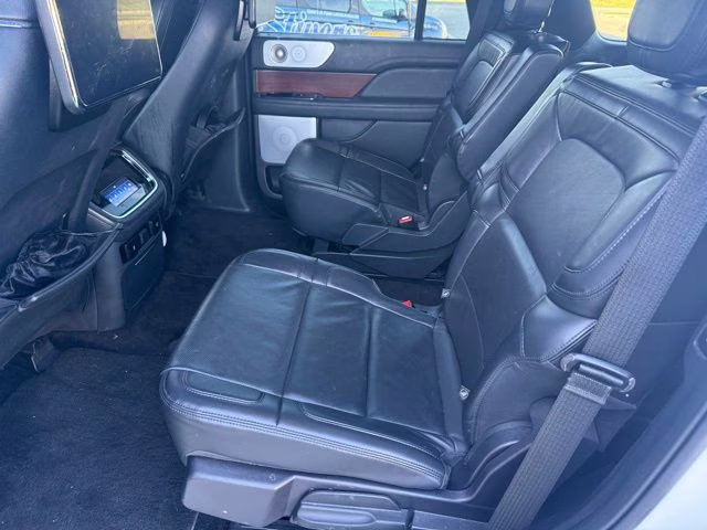 2023 Pristine White Metallic Tri-Coat Lincoln Navigator Reserve 4X4 SUV