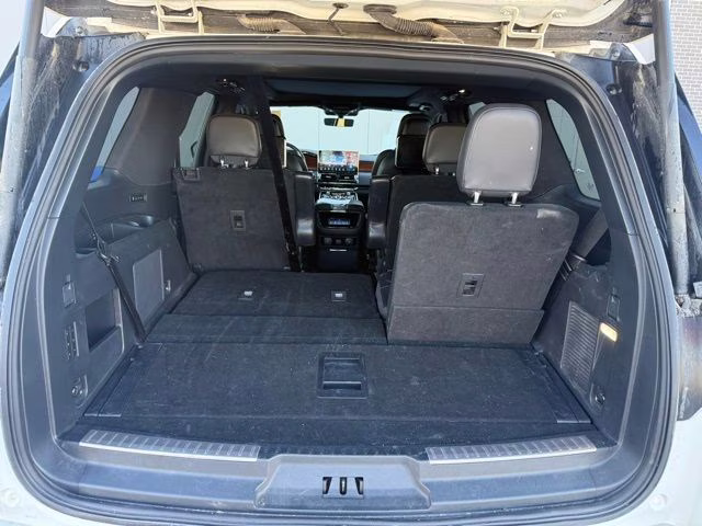 2023 Pristine White Metallic Tri-Coat Lincoln Navigator Reserve 4X4 SUV