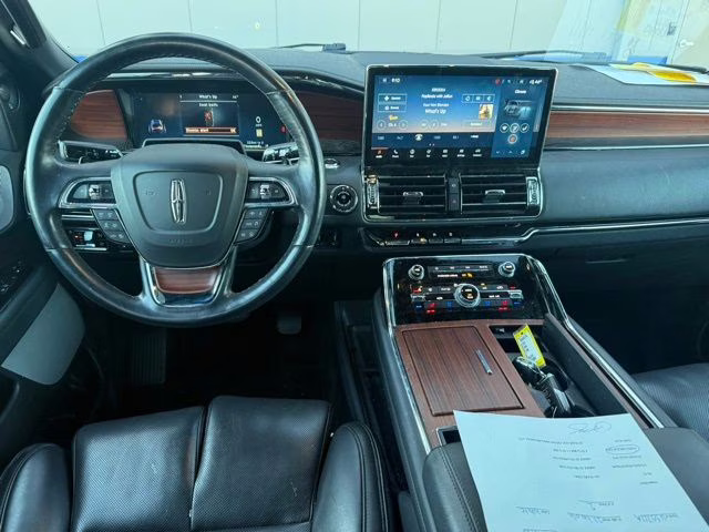 2023 Pristine White Metallic Tri-Coat Lincoln Navigator Reserve 4X4 SUV