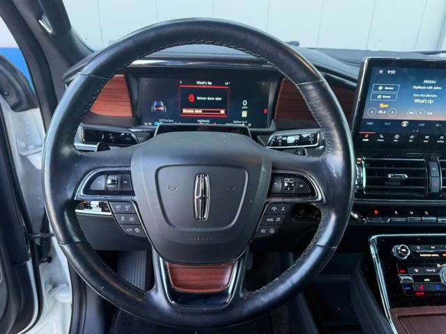 2023 Pristine White Metallic Tri-Coat Lincoln Navigator Reserve 4X4 SUV