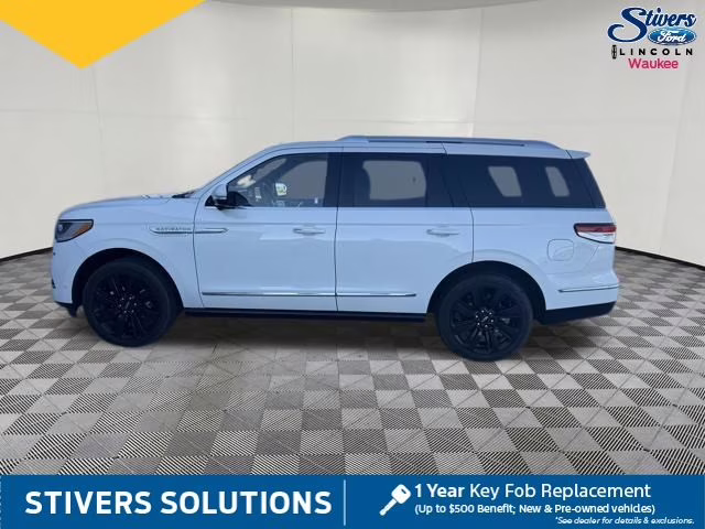 2023 Pristine White Metallic Tri-Coat Lincoln Navigator Reserve 4X4 SUV