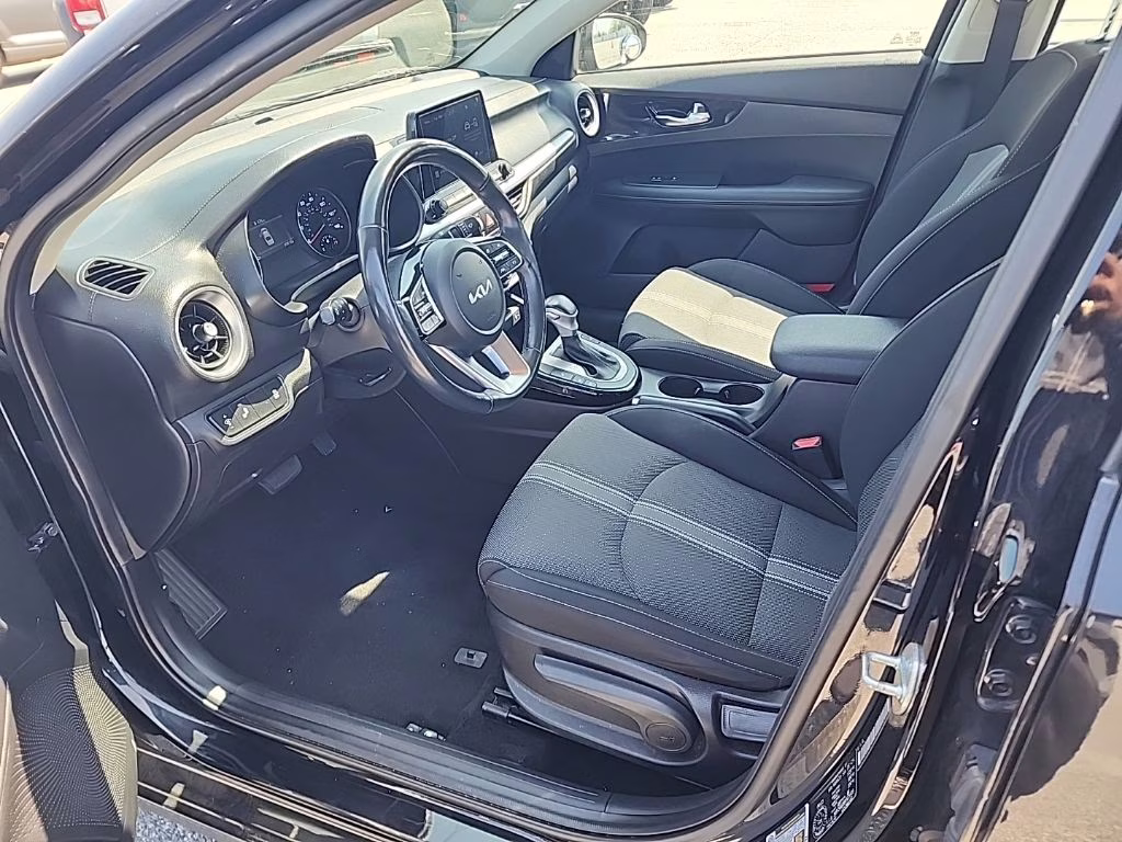2023 Snow White Pearl Kia Forte GT-Line FWD Sedan