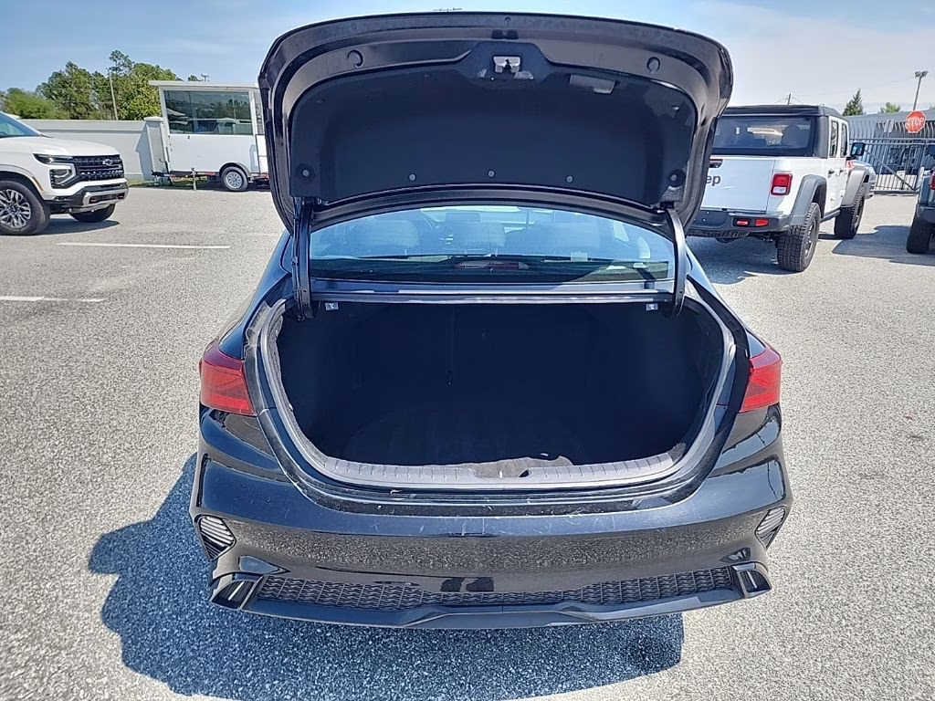 2023 Snow White Pearl Kia Forte GT-Line FWD Sedan