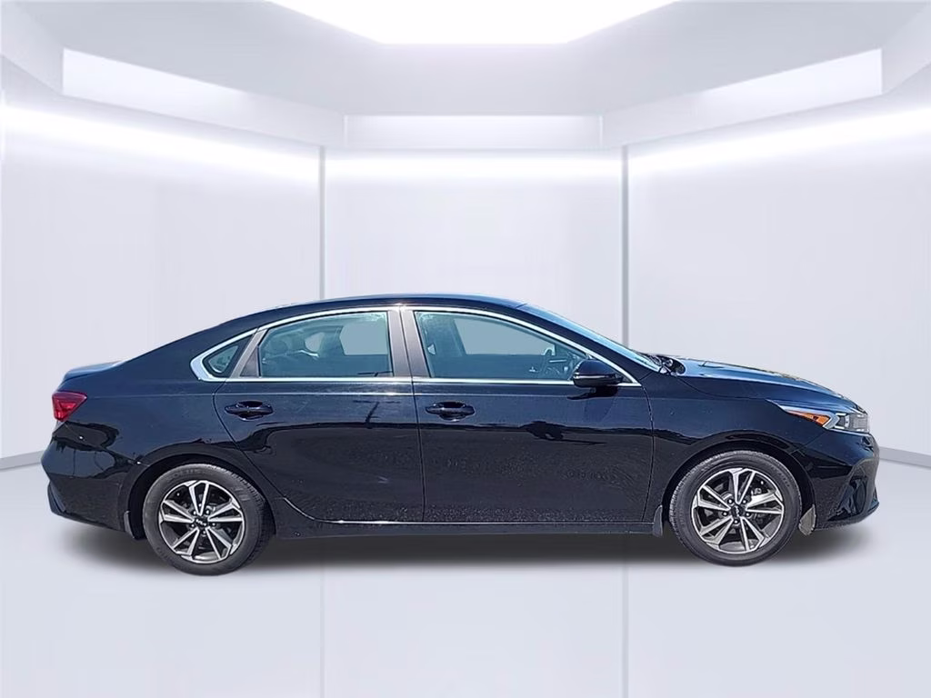 2023 Snow White Pearl Kia Forte GT-Line FWD Sedan