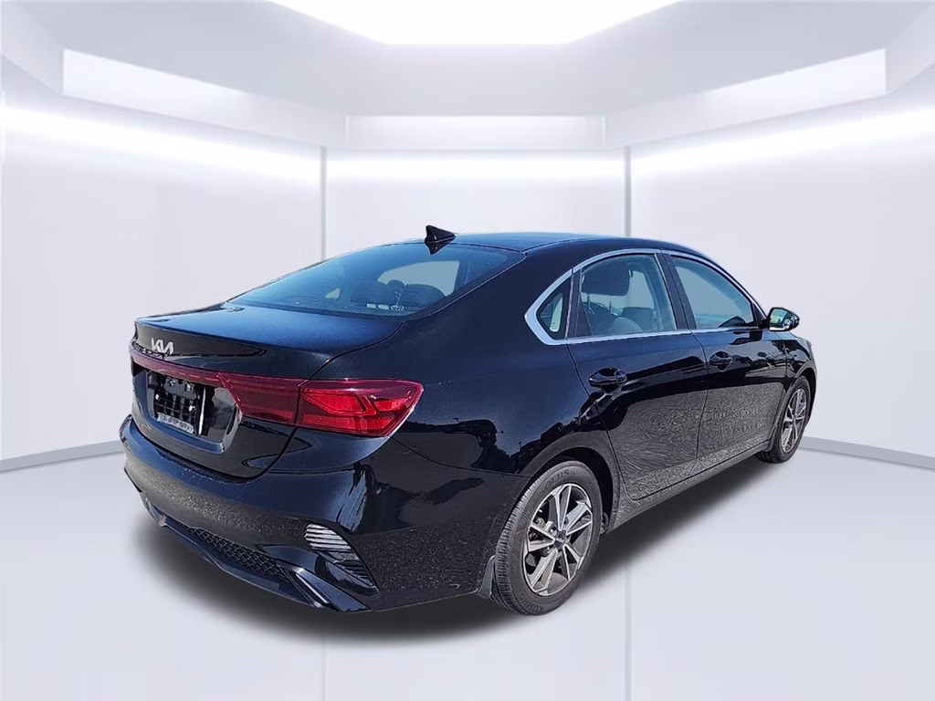 2023 Snow White Pearl Kia Forte GT-Line FWD Sedan