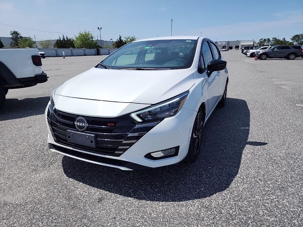 2024 Nissan Versa 1.6 SR CVT's photo