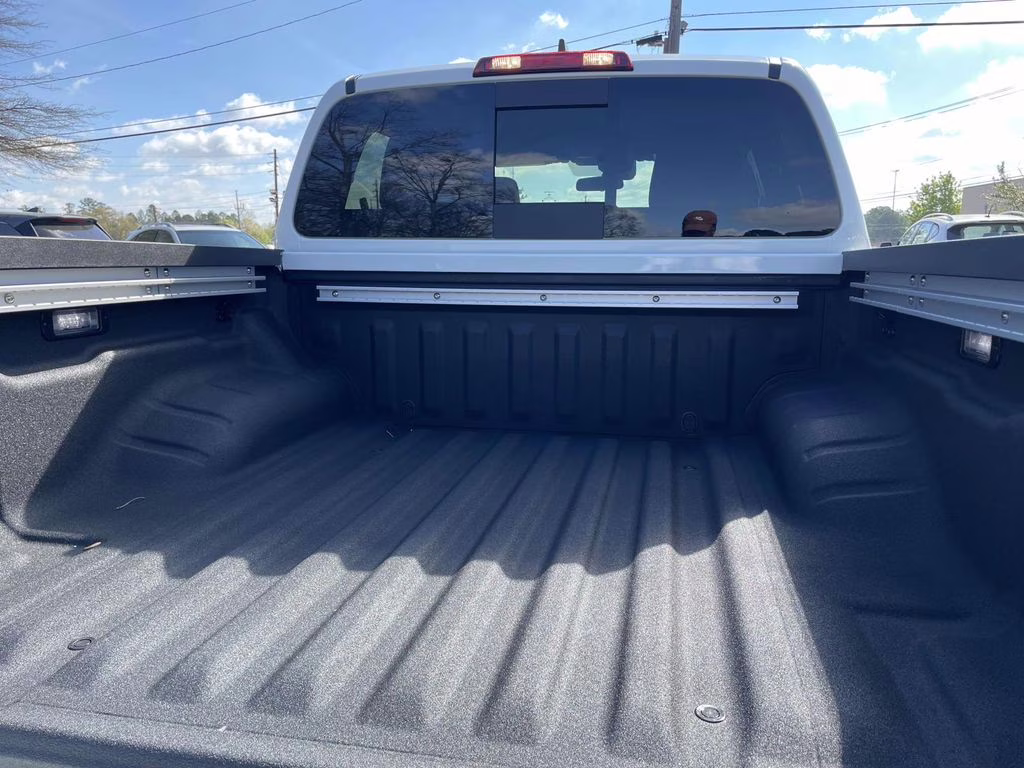 2026 Glacier White Nissan Frontier PRO-4X 4X4 Truck