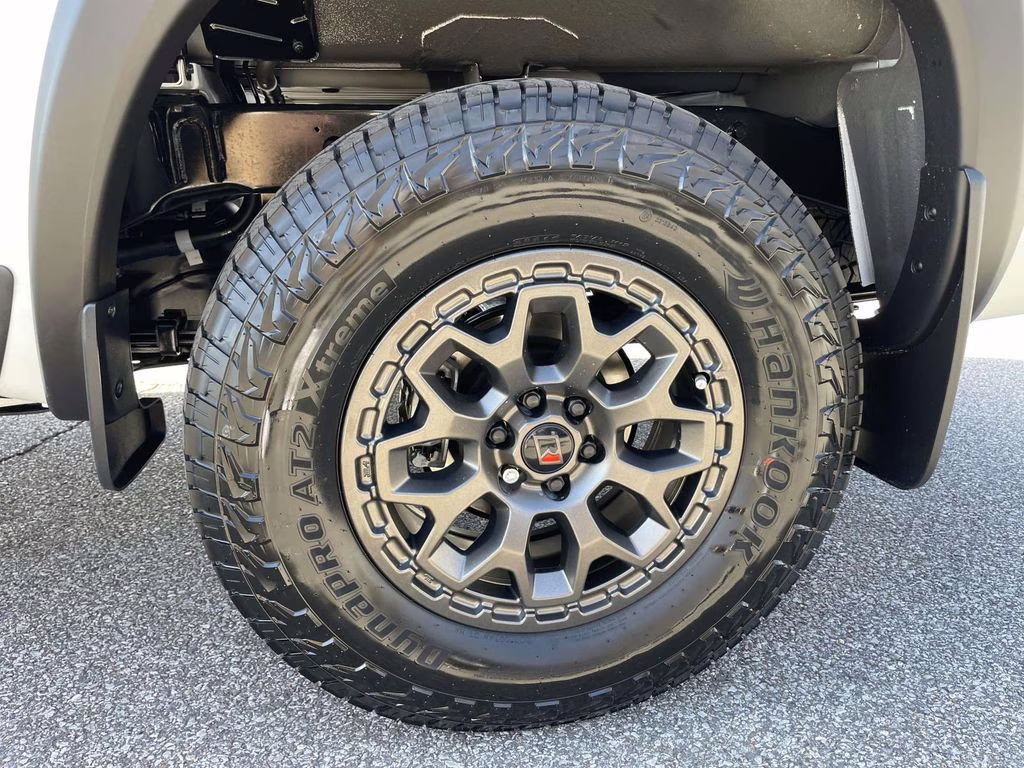 2026 Glacier White Nissan Frontier PRO-4X 4X4 Truck