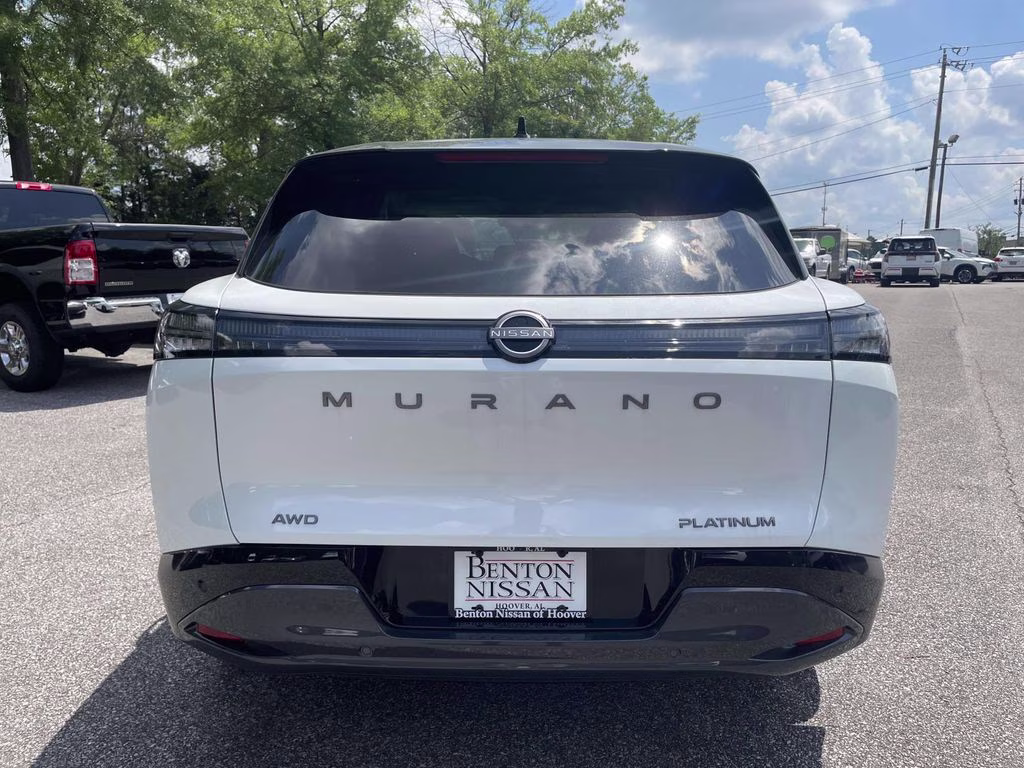 2026 Everest White Pearl/Black Nissan Murano Platinum AWD SUV