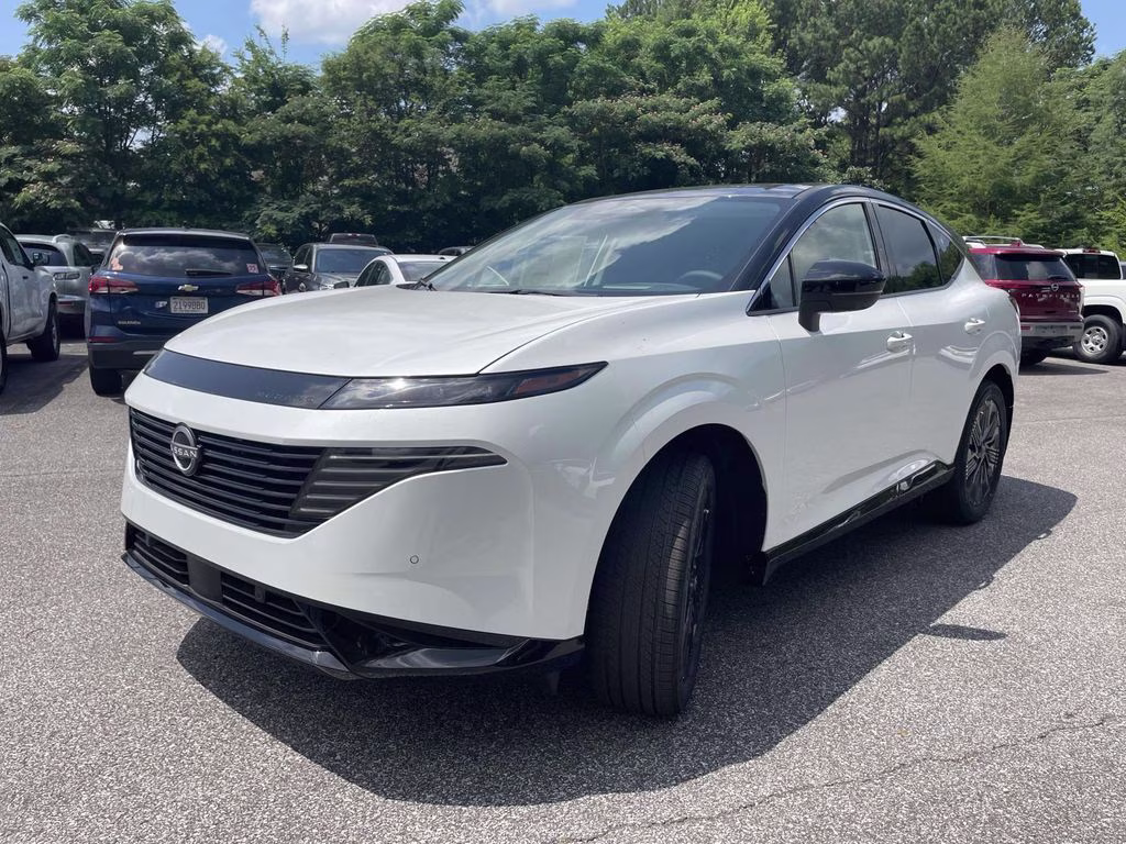 2026 Everest White Pearl/Black Nissan Murano Platinum AWD SUV