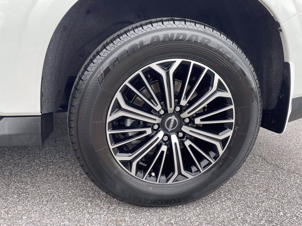 2026 Aspen White Tricoat Nissan Armada Platinum RWD SUV