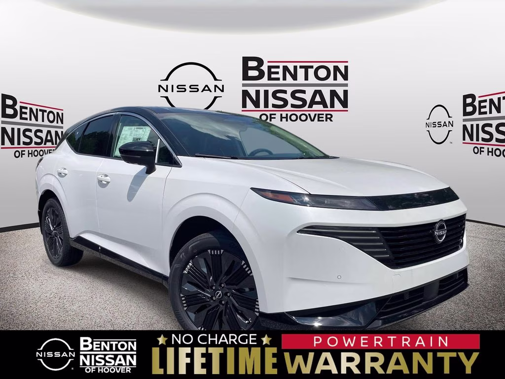 2026 Everest White Pearl/Black Nissan Murano Platinum AWD SUV