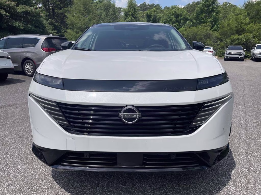 2026 Everest White Pearl/Black Nissan Murano Platinum AWD SUV