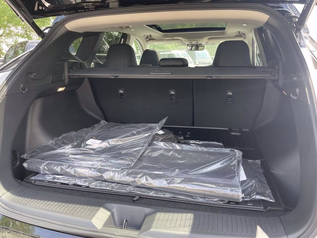 2026 Everest White Pearl/Black Nissan Murano Platinum AWD SUV