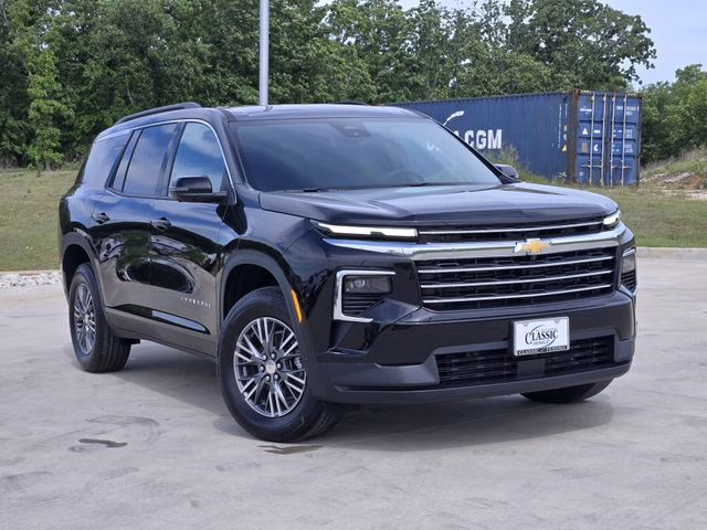 2026 Mosaic Black Metallic Chevrolet Traverse LT FWD SUV