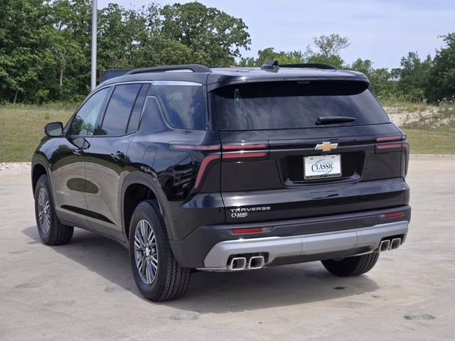 2026 Mosaic Black Metallic Chevrolet Traverse LT FWD SUV