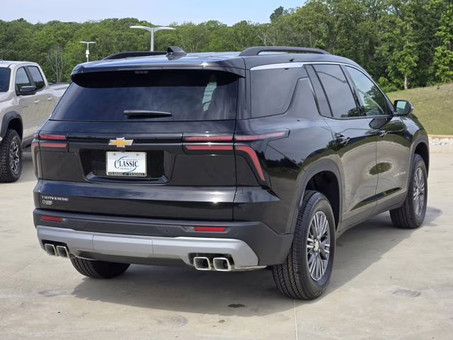 2026 Mosaic Black Metallic Chevrolet Traverse LT FWD SUV