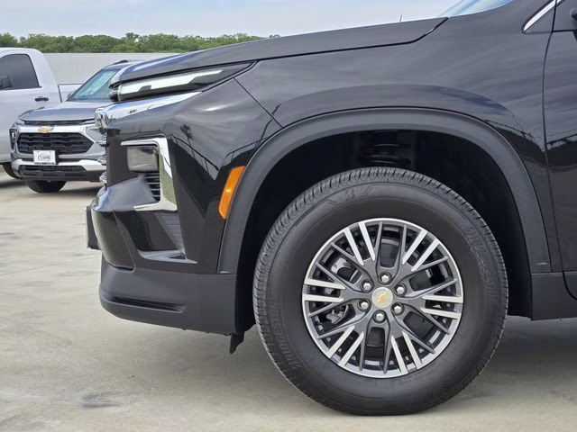 2026 Mosaic Black Metallic Chevrolet Traverse LT FWD SUV