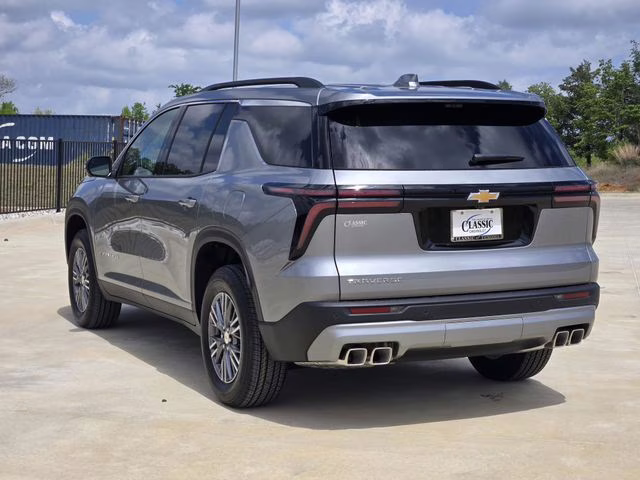 2026 Sterling Gray Metallic Chevrolet Traverse LT FWD SUV