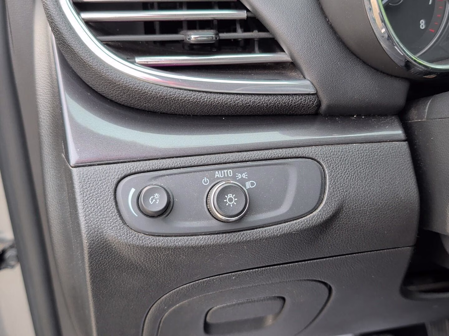 2019 Satin Steel Metallic Buick Encore Preferred FWD SUV