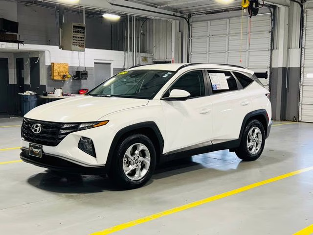 2024 White Pearl Hyundai Tucson SEL FWD SUV