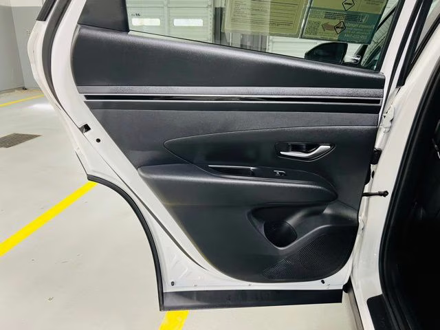 2024 White Pearl Hyundai Tucson SEL FWD SUV