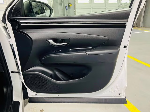 2024 White Pearl Hyundai Tucson SEL FWD SUV