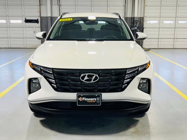 2024 White Pearl Hyundai Tucson SEL FWD SUV