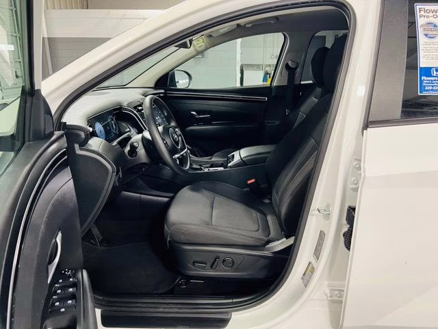 2024 White Pearl Hyundai Tucson SEL FWD SUV