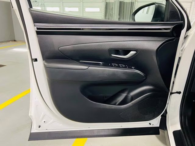 2024 White Pearl Hyundai Tucson SEL FWD SUV