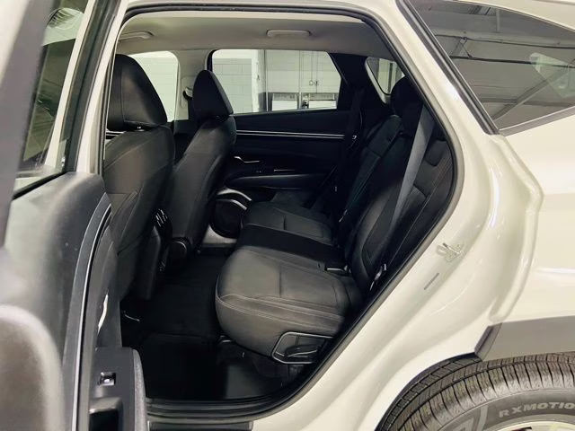 2024 White Pearl Hyundai Tucson SEL FWD SUV