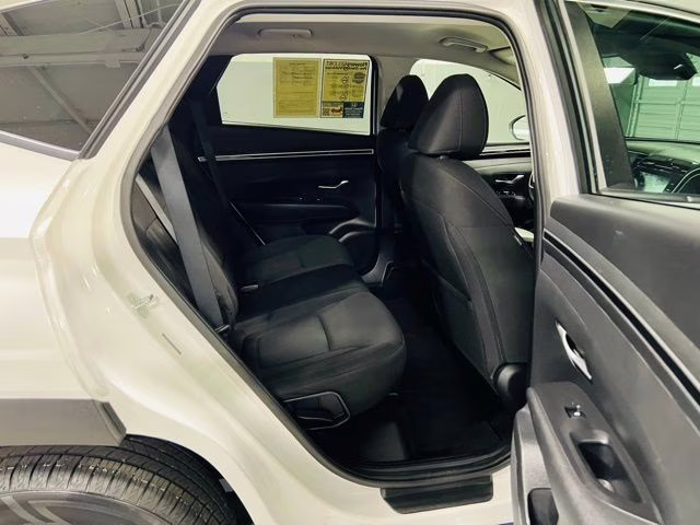 2024 White Pearl Hyundai Tucson SEL FWD SUV