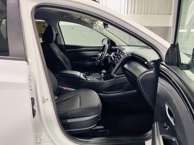 2024 White Pearl Hyundai Tucson SEL FWD SUV