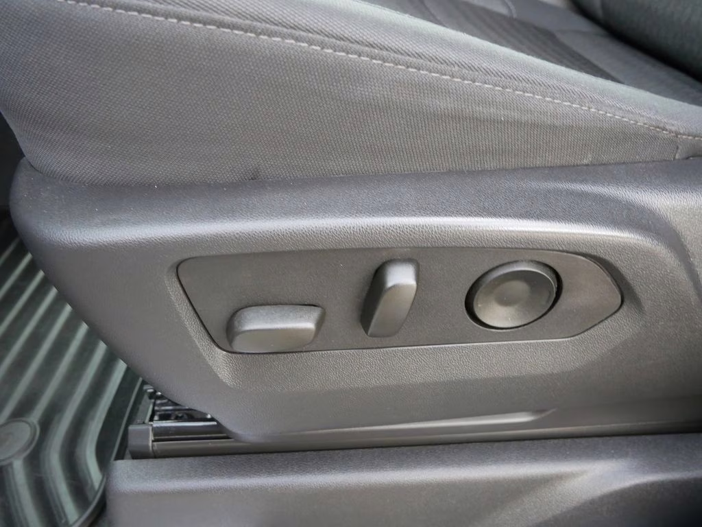 2024 Summit White GMC Sierra 1500 SLE 4X4 Truck