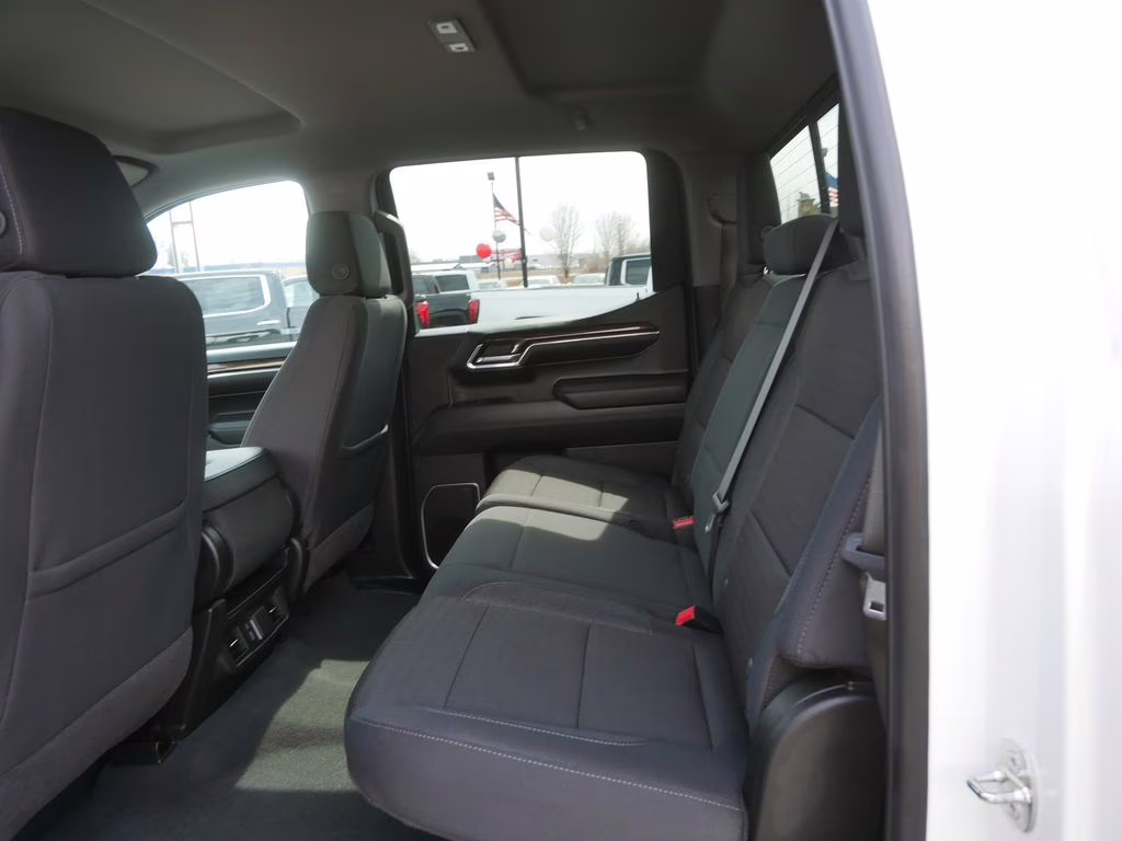 2024 Summit White GMC Sierra 1500 SLE 4X4 Truck