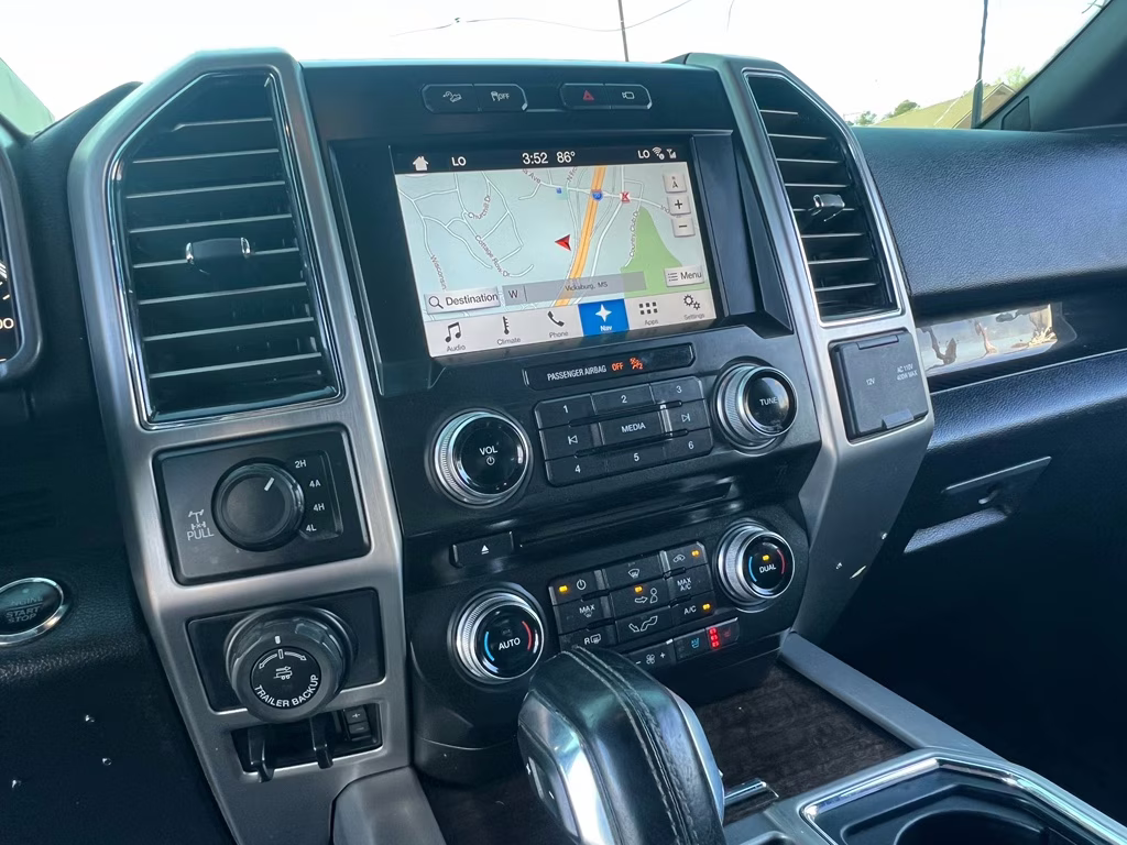 2017 Magnetic Metallic Ford F-150 Platinum 4X4 Truck