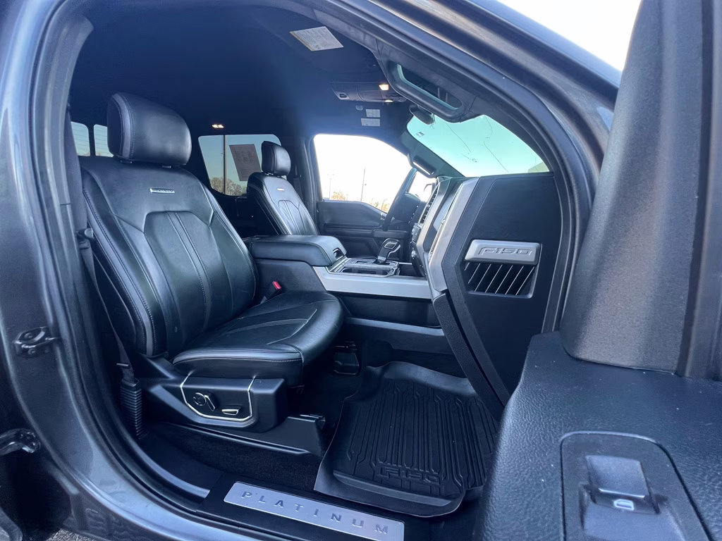 2017 Magnetic Metallic Ford F-150 Platinum 4X4 Truck