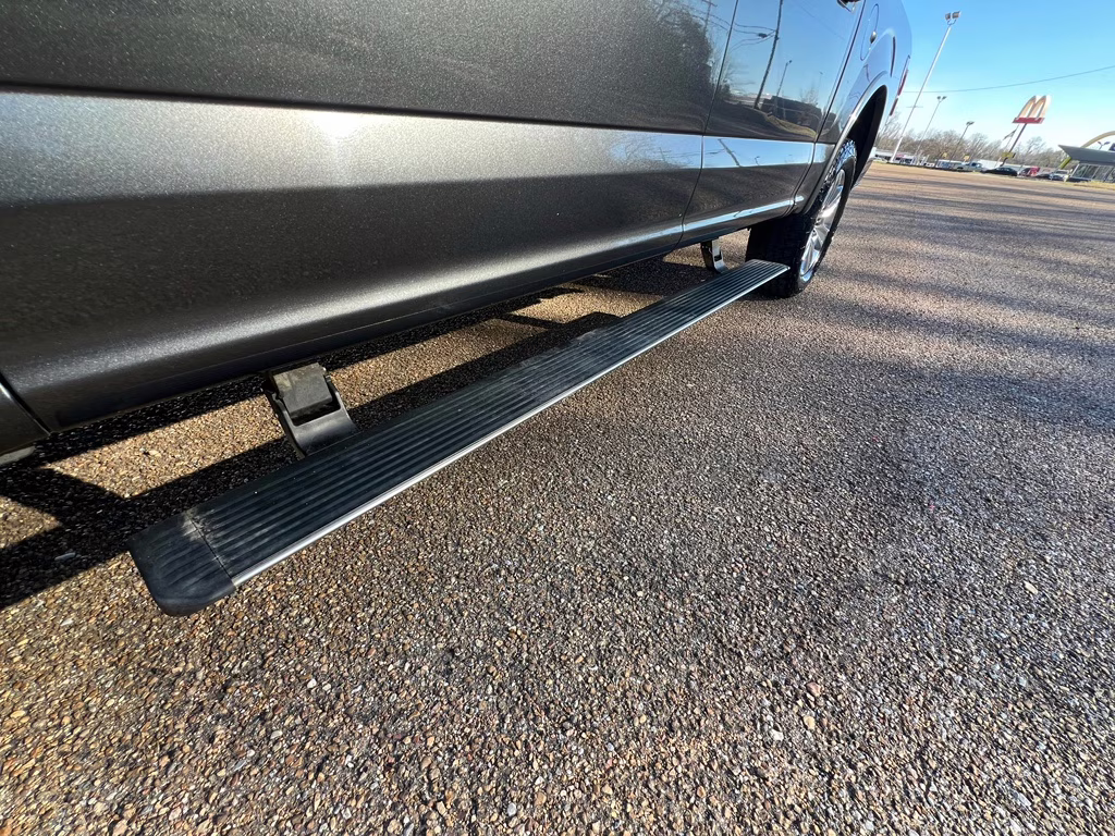 2017 Magnetic Metallic Ford F-150 Platinum 4X4 Truck