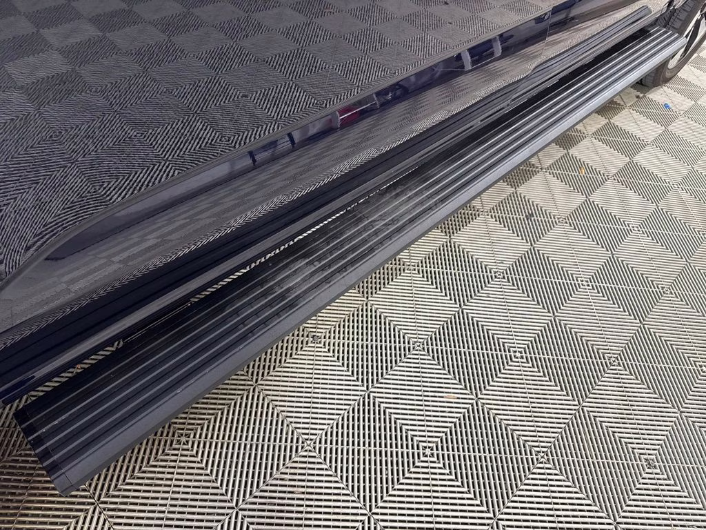 2025 Antimatter Blue Metallic Ford F-150 Lightning Platinum AWD Truck