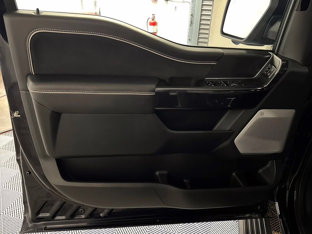 2025 Antimatter Blue Metallic Ford F-150 Lightning Platinum AWD Truck