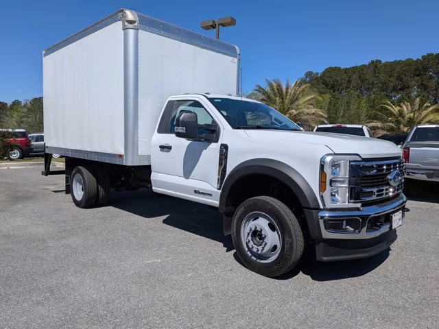 2026 Oxford White Ford Super Duty F-450 DRW XL 4X4 Truck