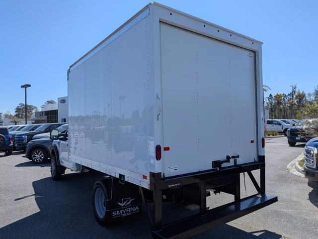 2026 Oxford White Ford Super Duty F-450 DRW XL 4X4 Truck