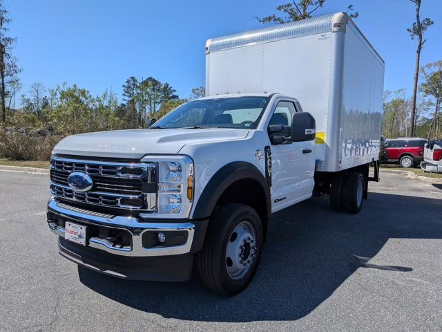 2026 Oxford White Ford Super Duty F-450 DRW XL 4X4 Truck